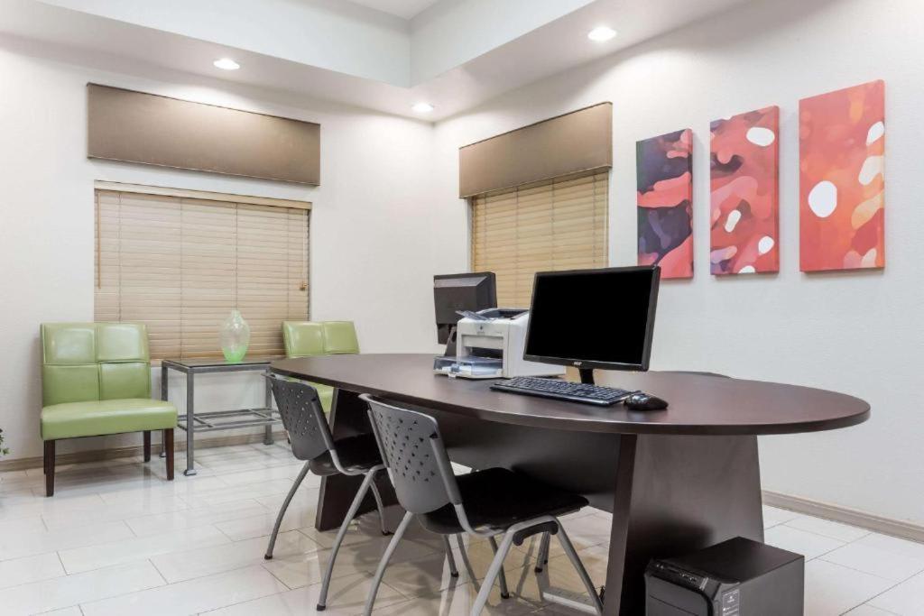 Chandler Perfect Location 1 Bedroom المظهر الخارجي الصورة